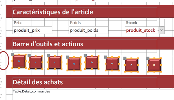 Sélectionner tous les boutons pour les aligner sur la même horizontale et les distribuer sur la largeur du formulaire